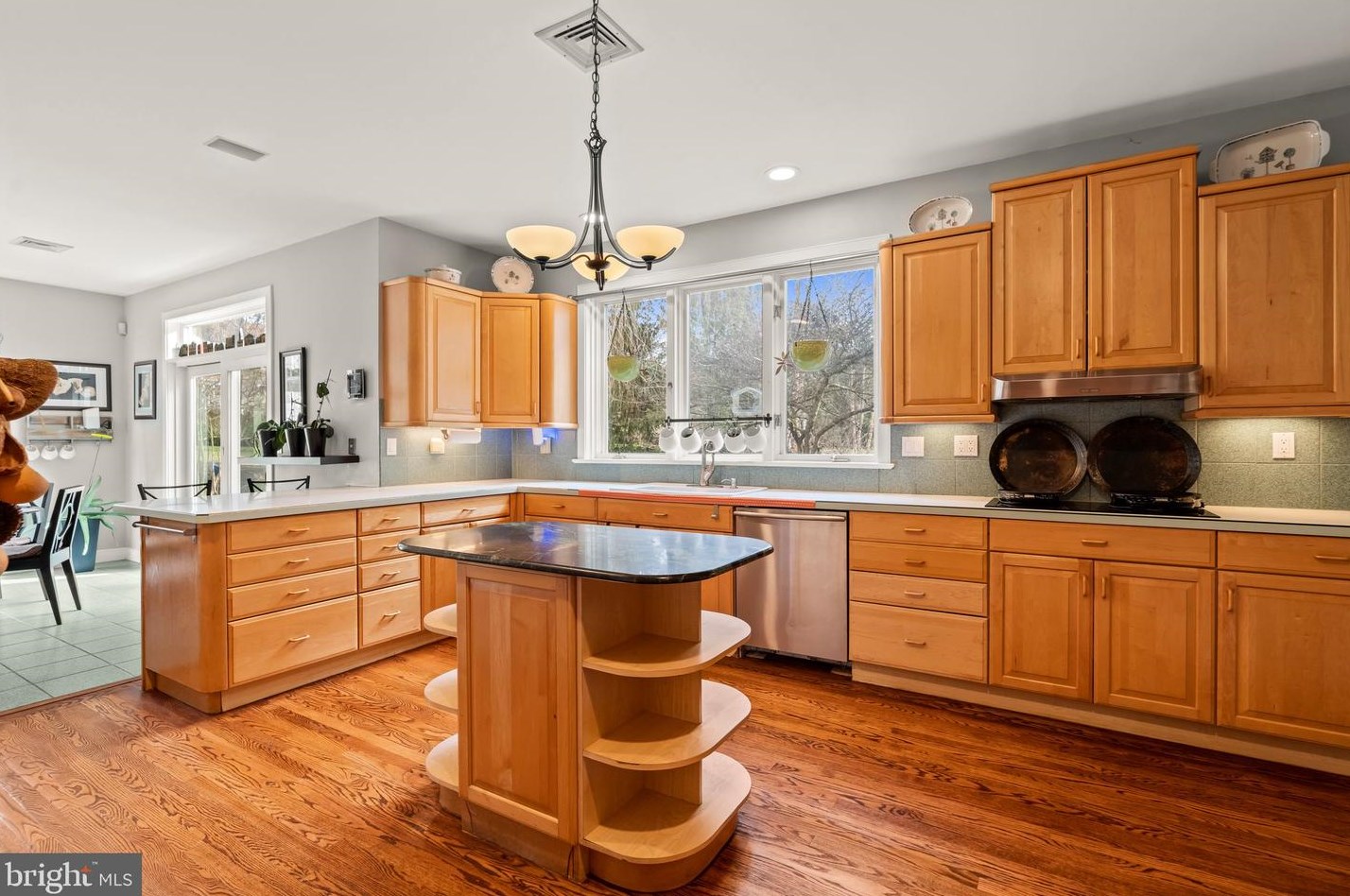 104 Elbow Ln, Fort Washington, PA 19034