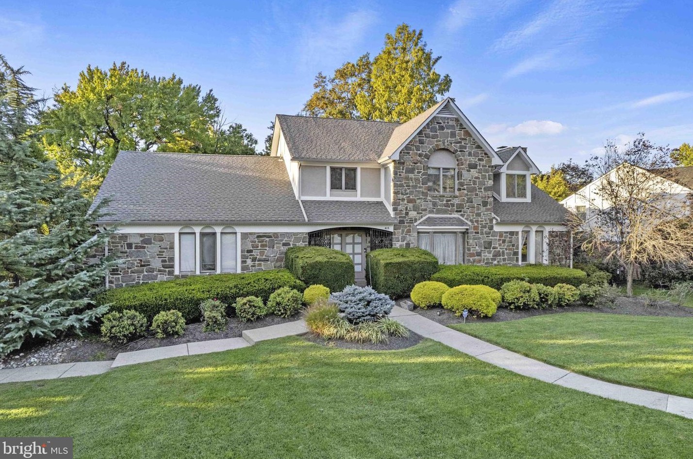 415 Vernon Rd, Meadowbrook, PA 19046