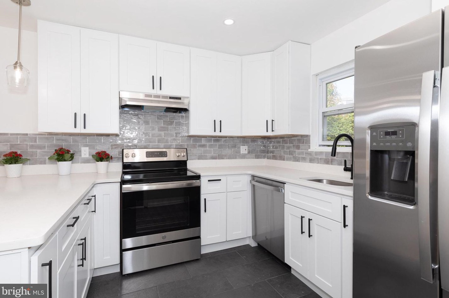 1552 Fitzwatertown Rd, Willow Grove PA  19090-4343 exterior