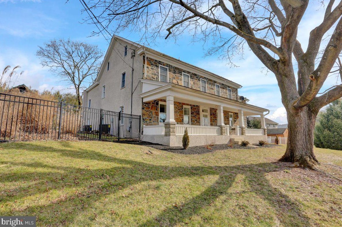 2867 Homestead Ct, Gilbertsville, PA 19525