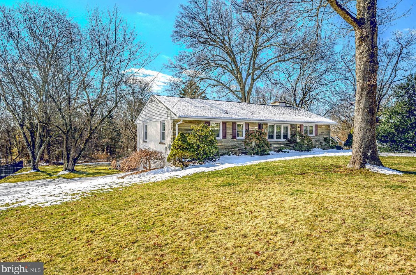 1037 Davis Grove Rd, Prospectville, PA 19002-1104
