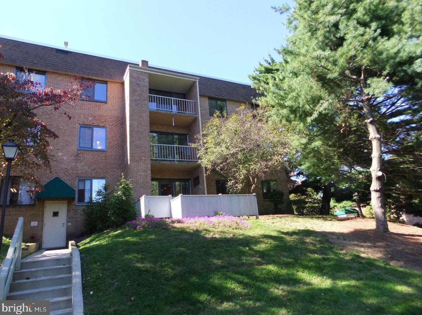 1640 Oakwood Dr #w221, Penn Valley, PA 19072
