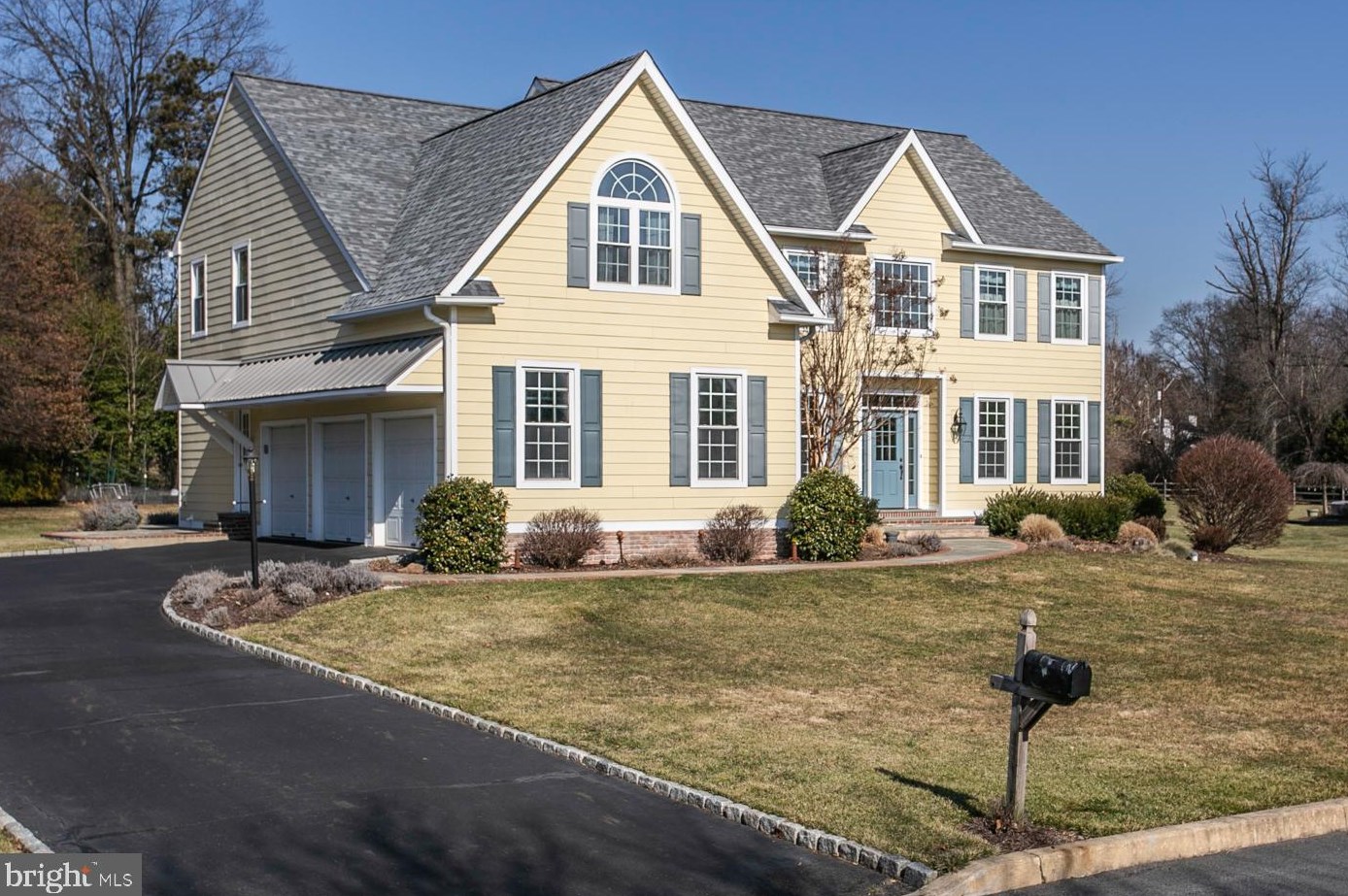 1405 Royal Oak Dr, Blue Bell, PA 19422-2165