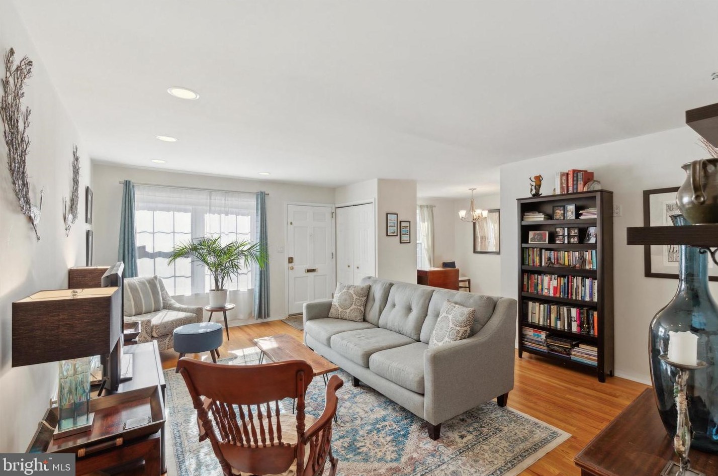 100 W Montgomery Ave #3, Ardmore, PA 19003