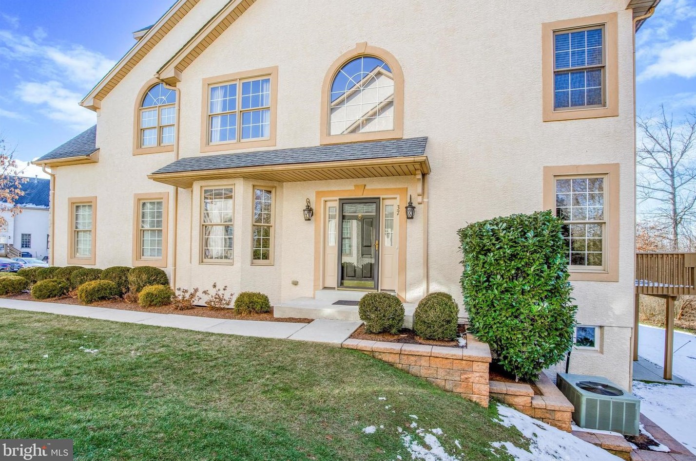 37 Penn Crossing Dr, Norristown, PA 19401-2001