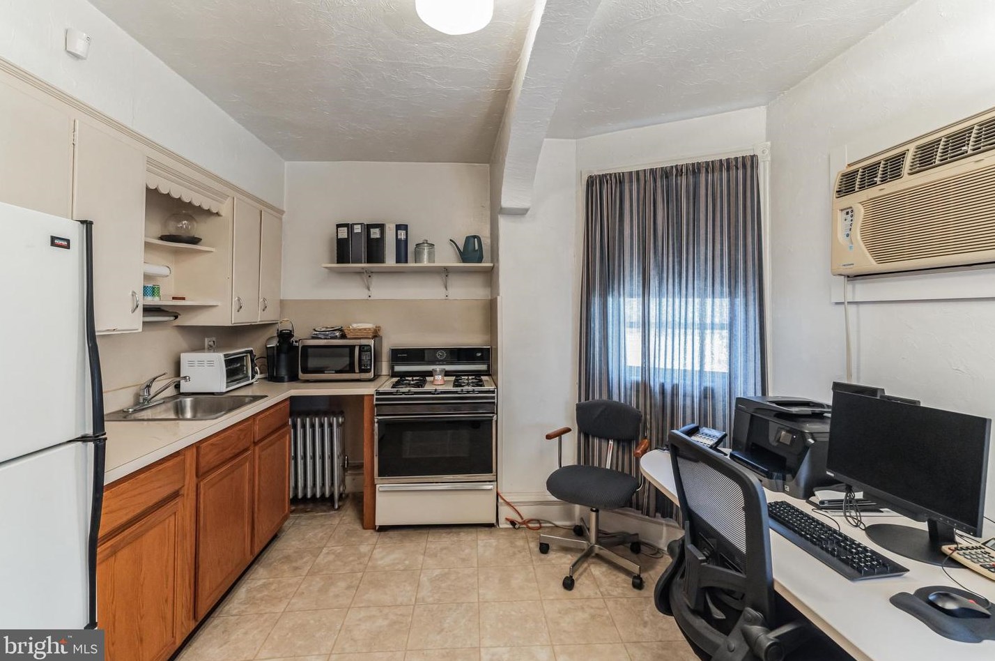 1113 Main St, Norristown PA  19401-4915 exterior