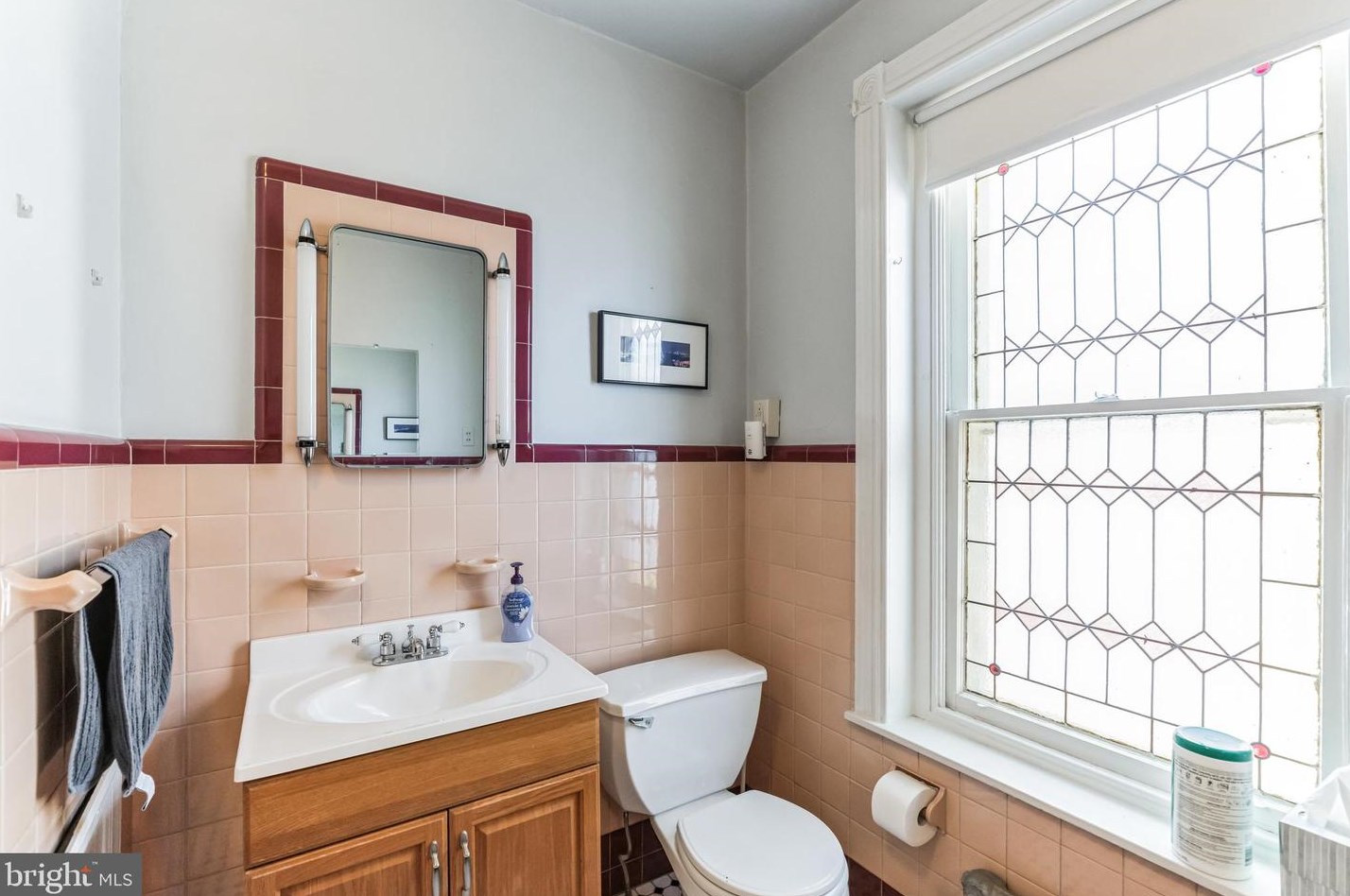 1113 Main St, Norristown PA  19401-4915 exterior