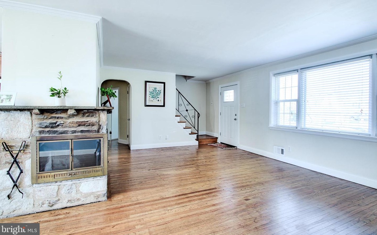 754 Hills Ave, Ardsley, PA 19038-1323