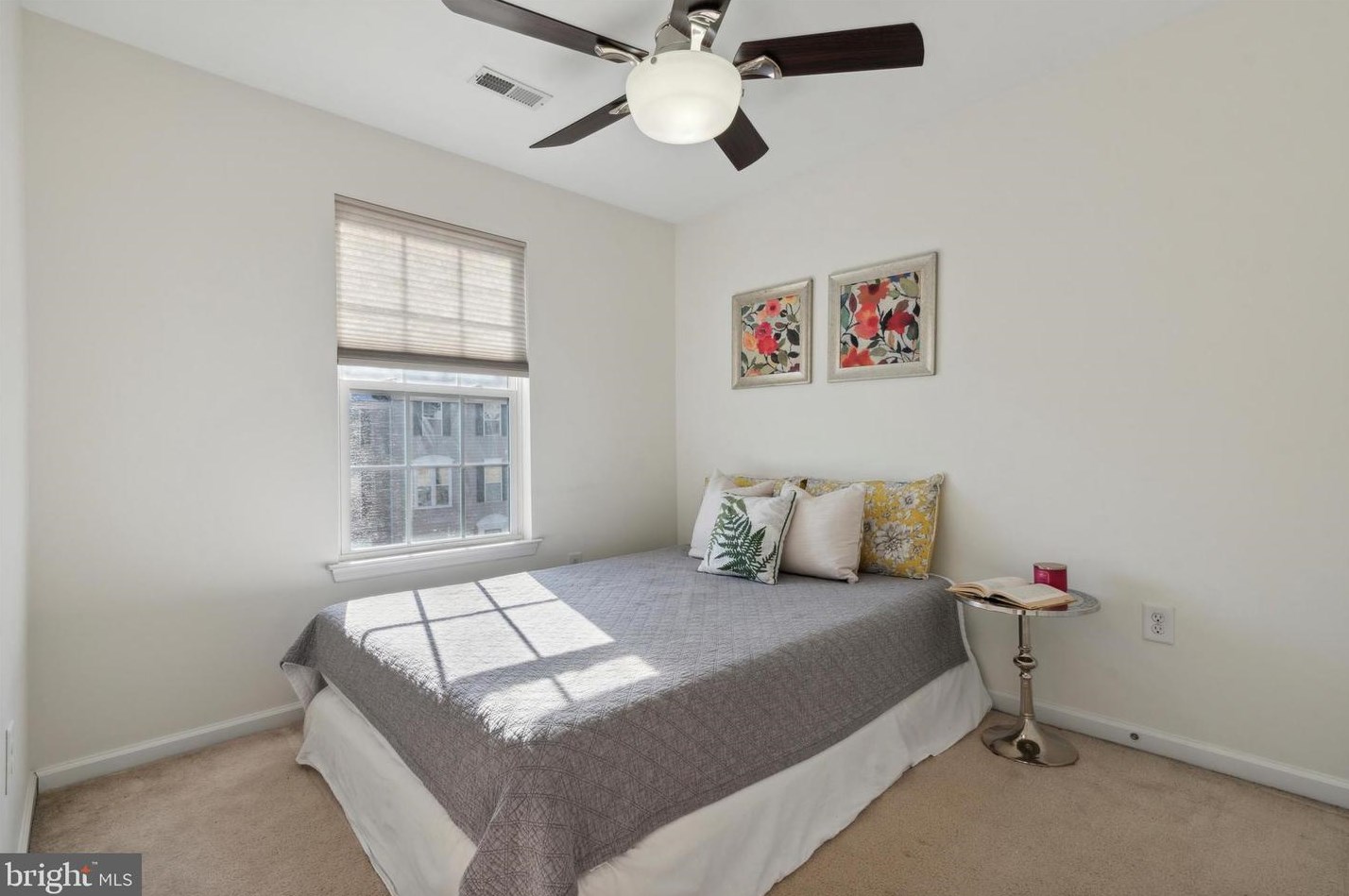 404 Susan Cir, North Wales PA  19454-1414 exterior