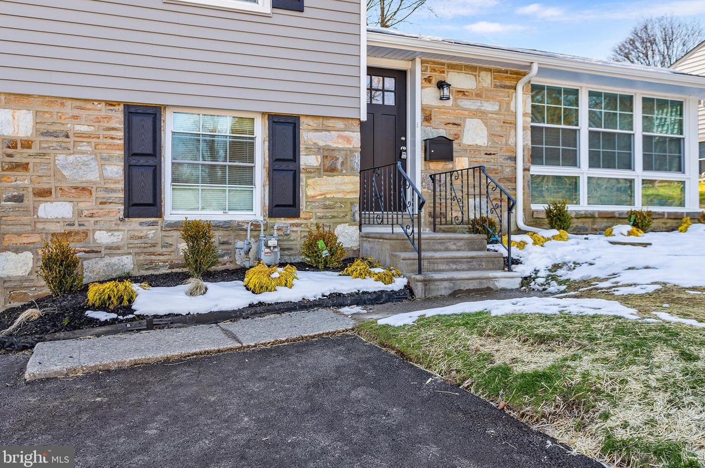512 Patricia Dr, Ardsley, PA 19038-2824