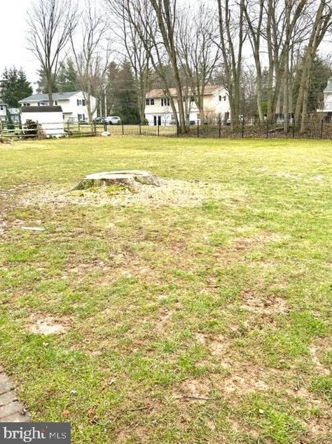 214 Hunter Ln, North Wales PA  19454-2318 exterior