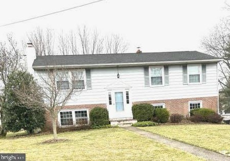 214 Hunter Ln, North Wales PA  19454-2318 exterior