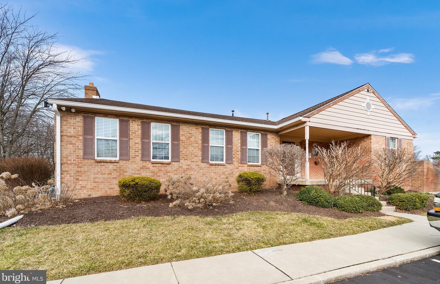 413 Wendover Dr, Norristown PA  19403-2992 exterior