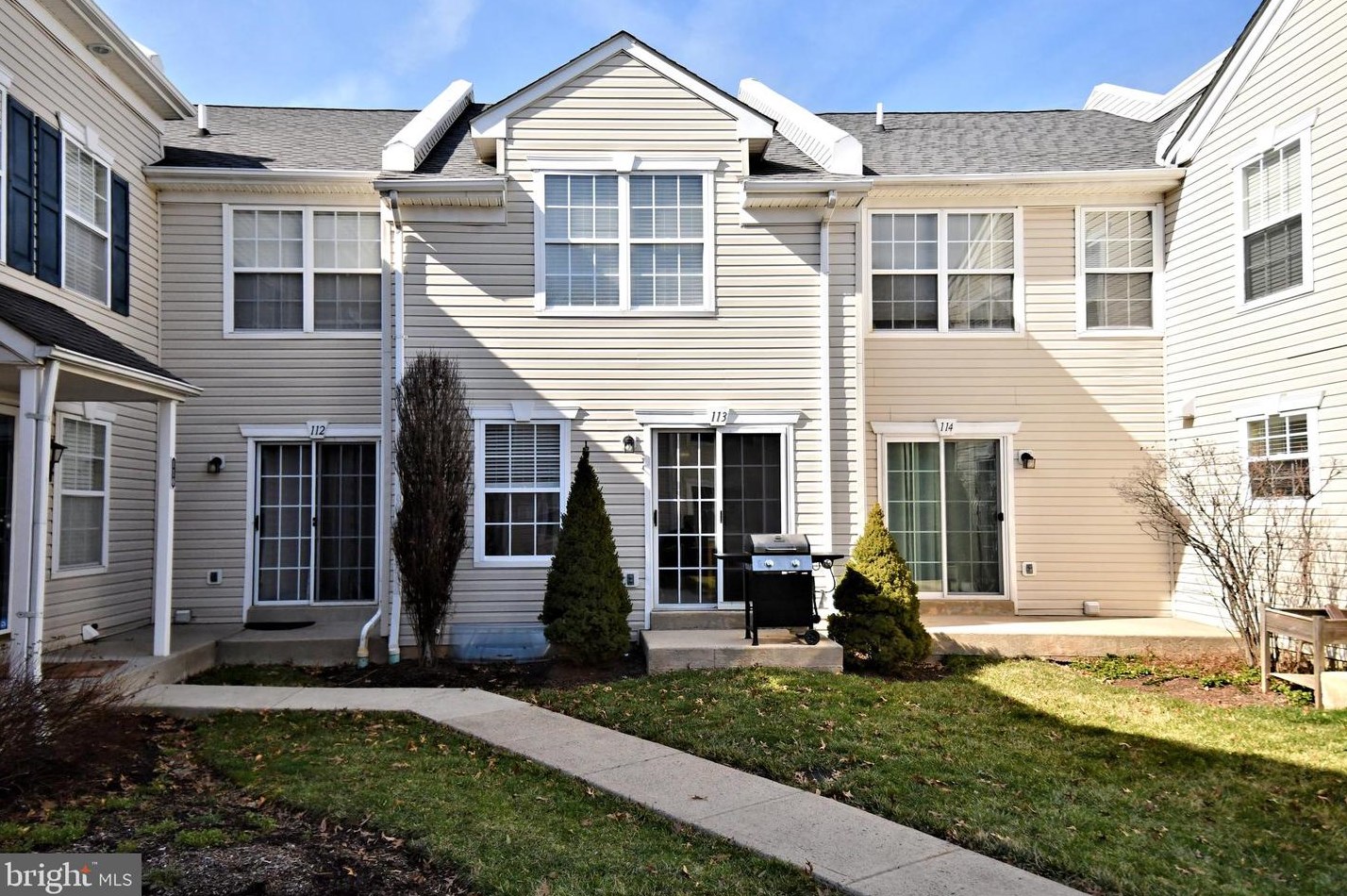 113 Newport Ct, Harleysville PA  19438-3613 exterior
