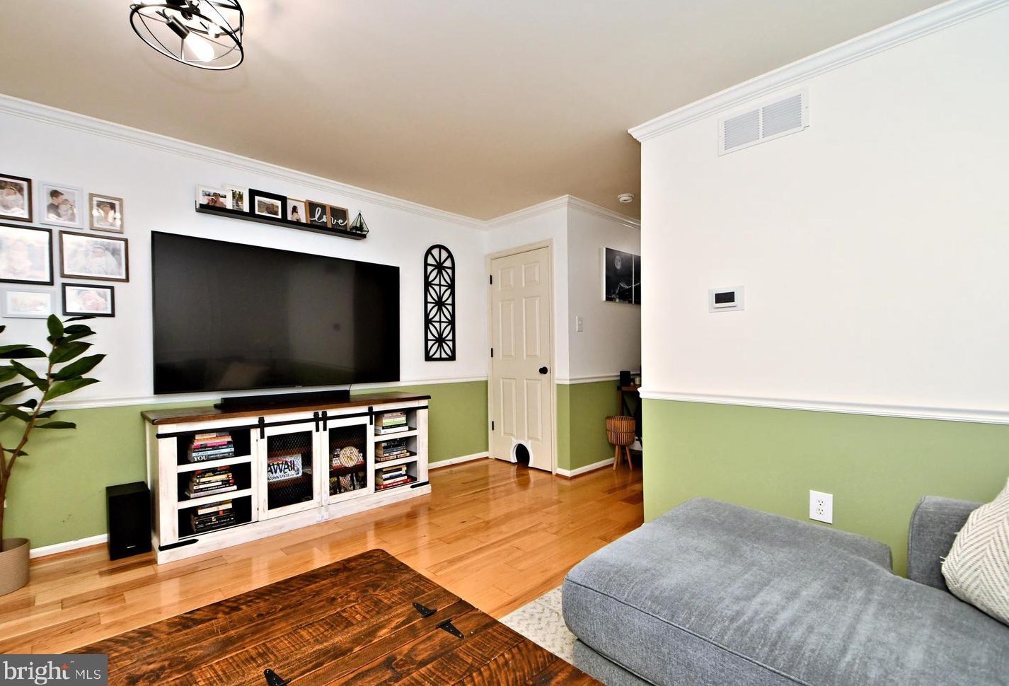 113 Newport Ct, Harleysville PA  19438-3613 exterior