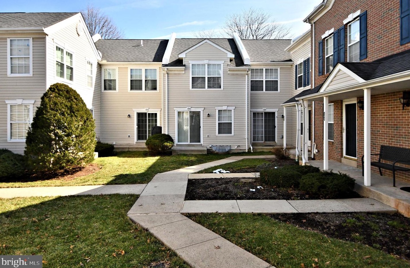 113 Newport Ct, Harleysville PA  19438-3613 exterior
