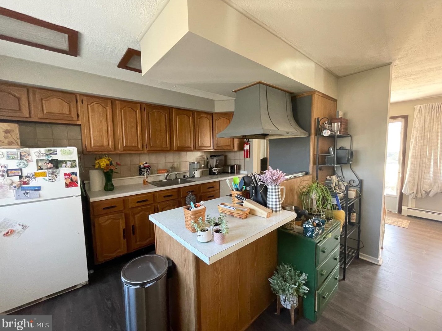 3011 Cottage Ln, Norristown PA  19401-1307 exterior