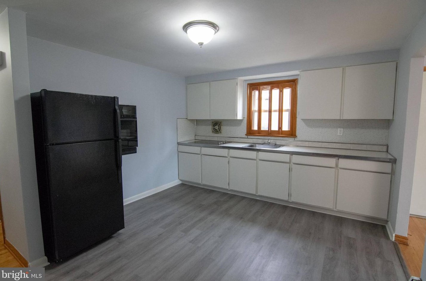 708 Carmen Dr #apt A, Norristown, PA 19401