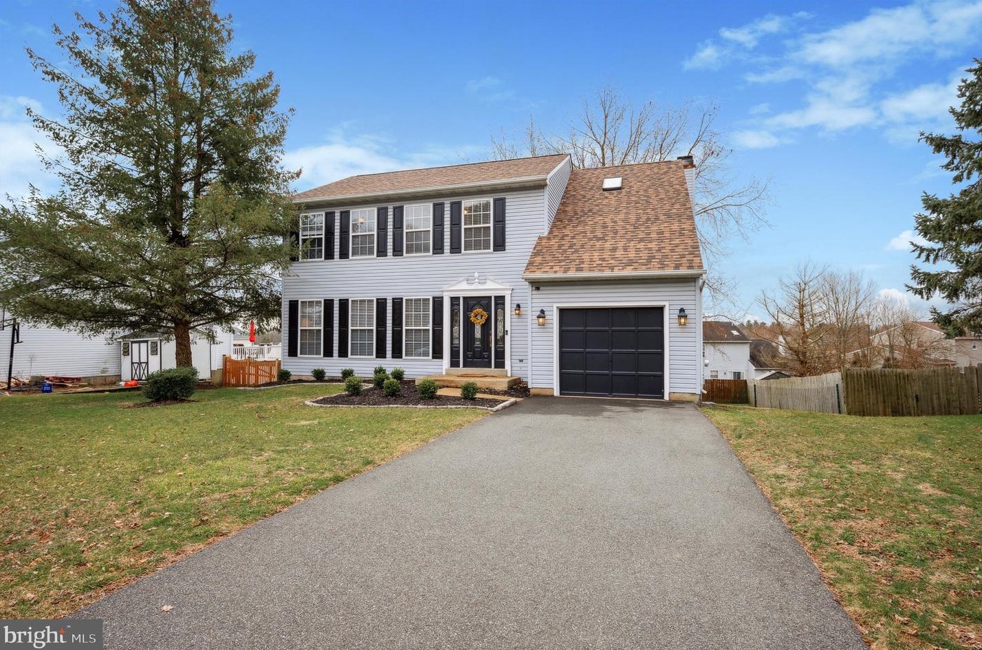 2409 Donna Ln, Pottstown, PA 19464