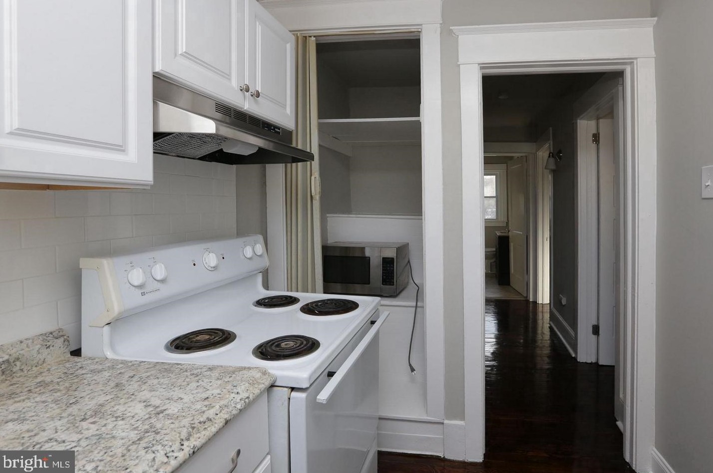 45 Cherry St, Willow Grove, PA 19090