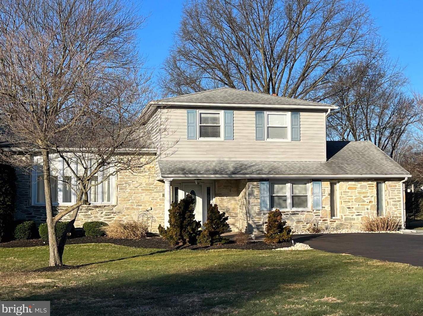 786 Red Barn Ln, Huntingdon Valley, PA 19006-2210