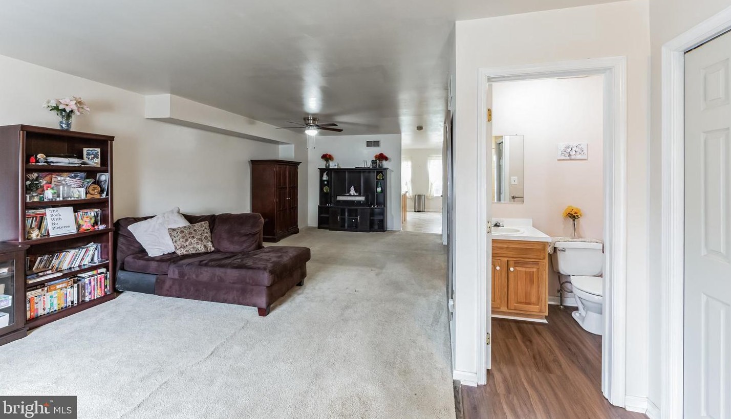 10 Red Tail Ct, Limerick, PA 19468