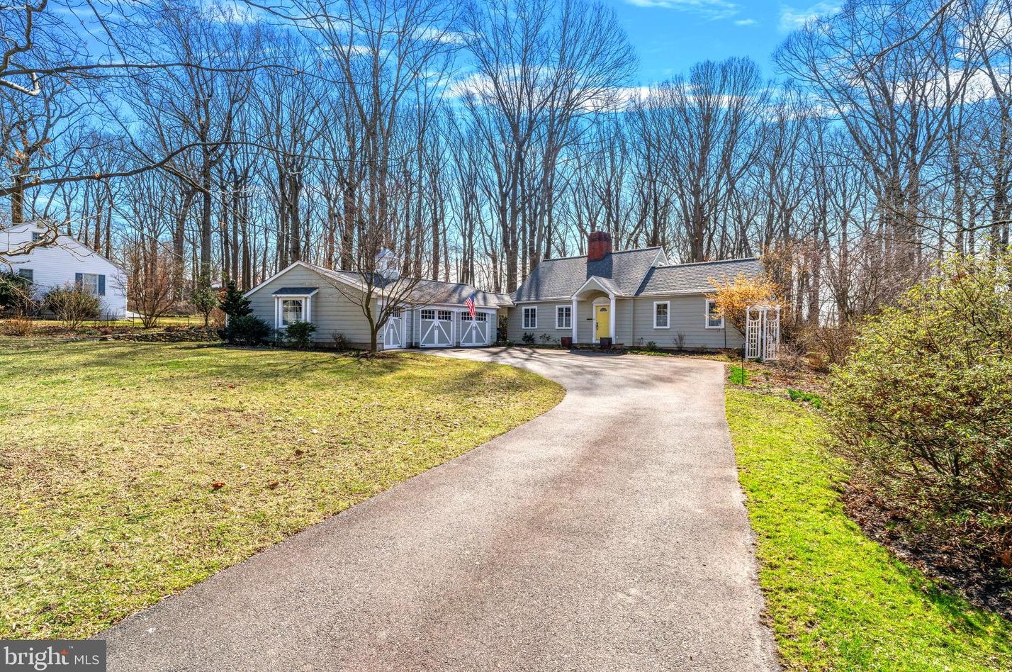 272 Brae Bourn Rd, Huntingdon Valley, PA 19006-4008