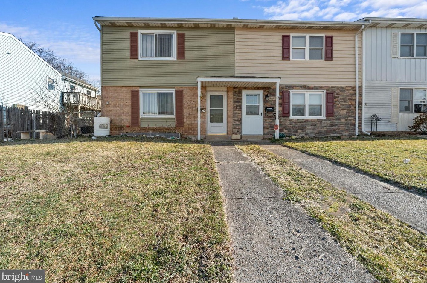 521 Colonial Dr, East Greenville, PA 18041-1729