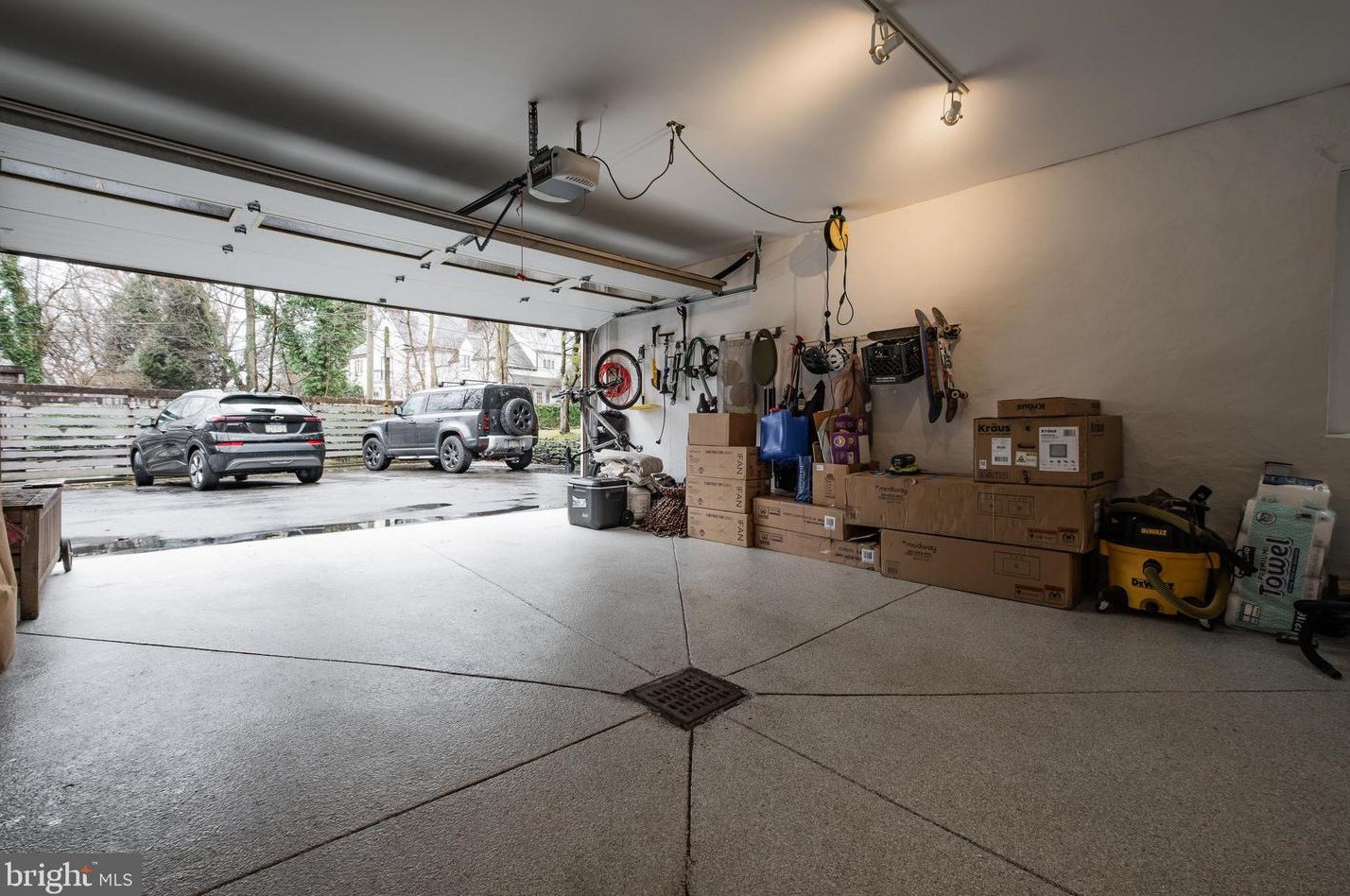 422 Warick Rd, Penn Wynne PA 19096-2343 exterior