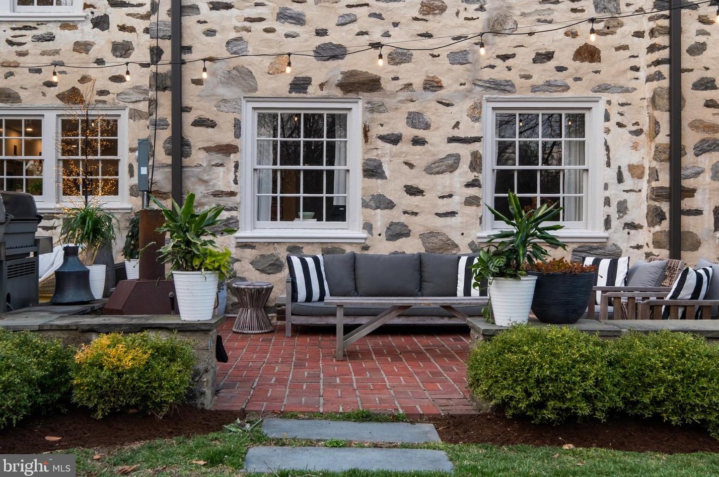 422 Warick Rd, Penn Wynne PA 19096-2343 exterior