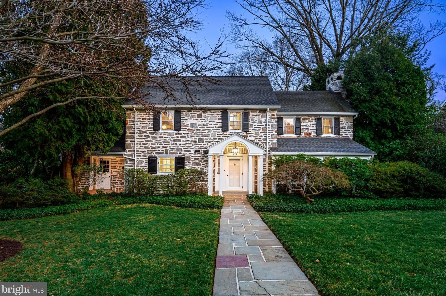 735 Clarendon Rd, Penn Valley, PA 19072-1518
