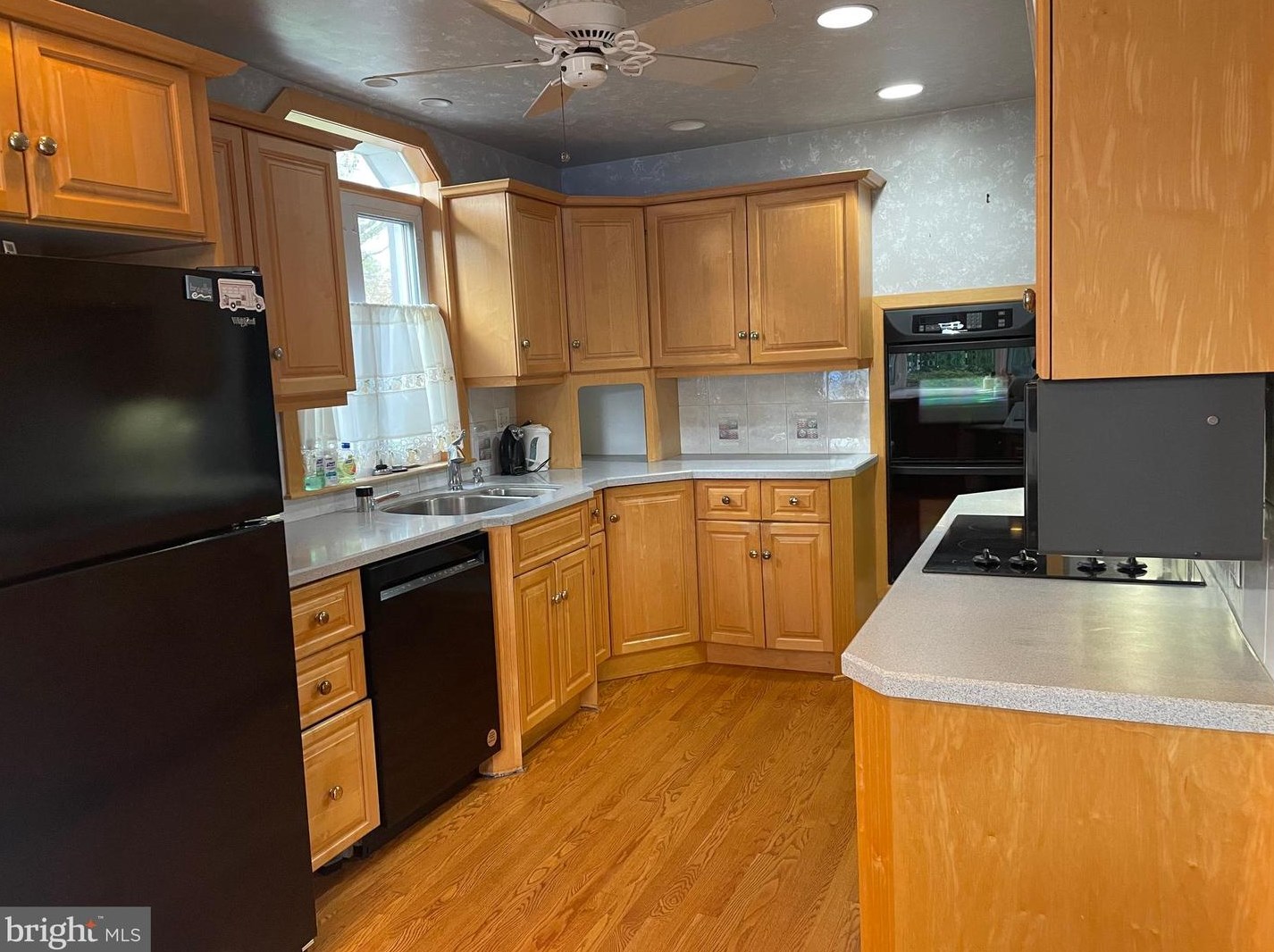 1414 Wistar Dr, Wyncote PA 19095-2313 exterior