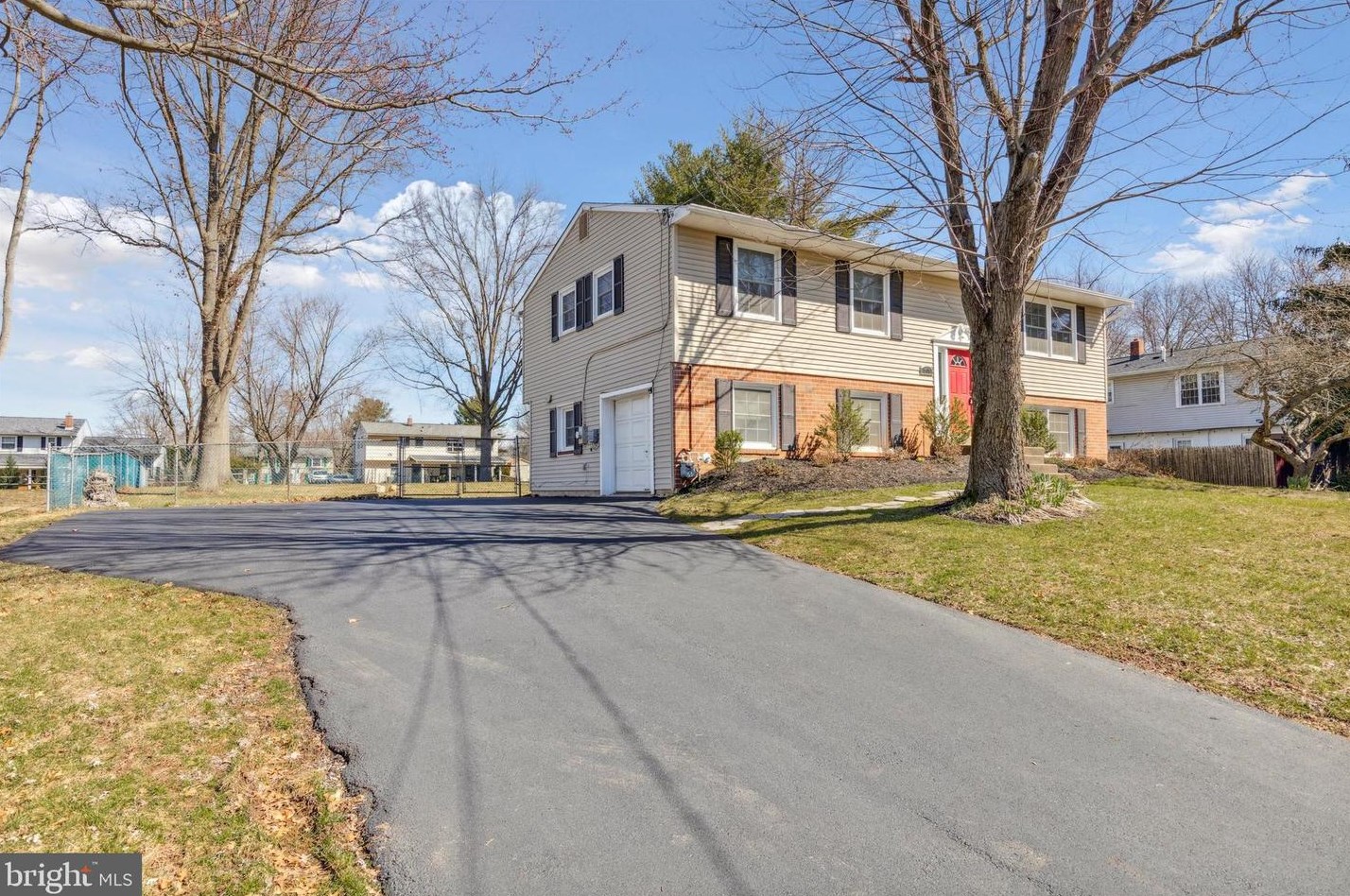 207 Hancock Rd, North Wales, PA 19454