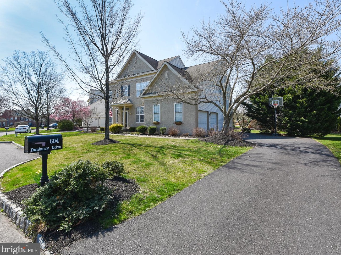604 Dunburry Dr, Prospectville, PA 19002-1869
