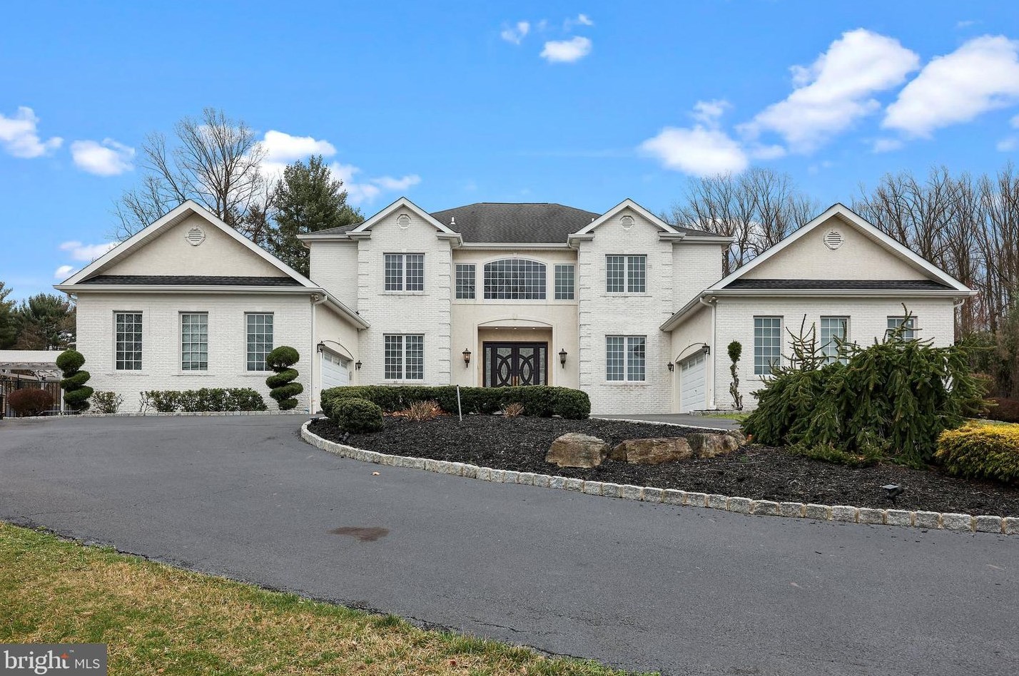2040 Buttonwood Ln, Huntingdon Valley, PA 19006
