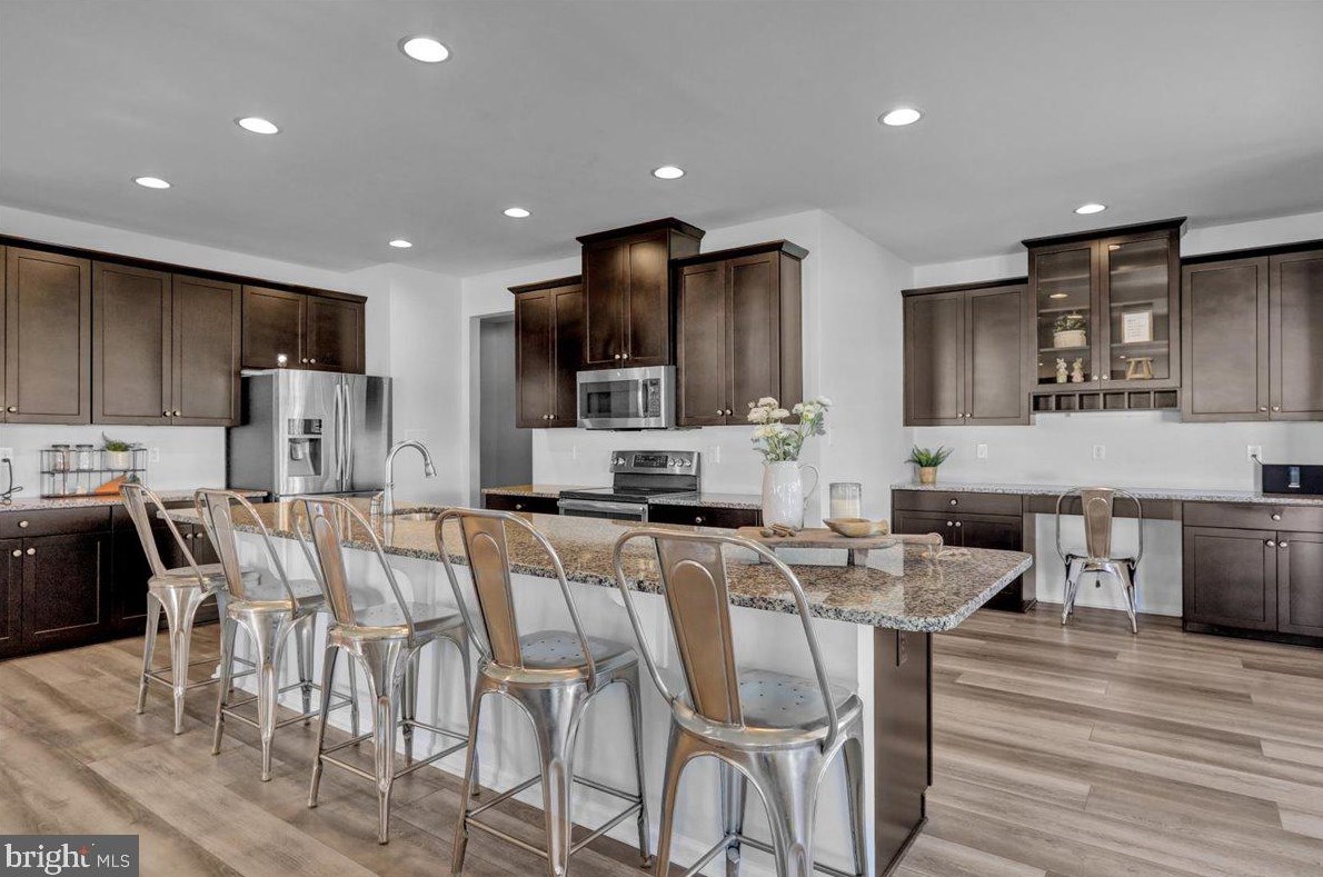 215 Detar Rd, Gilbertsville PA  19525-9447 exterior