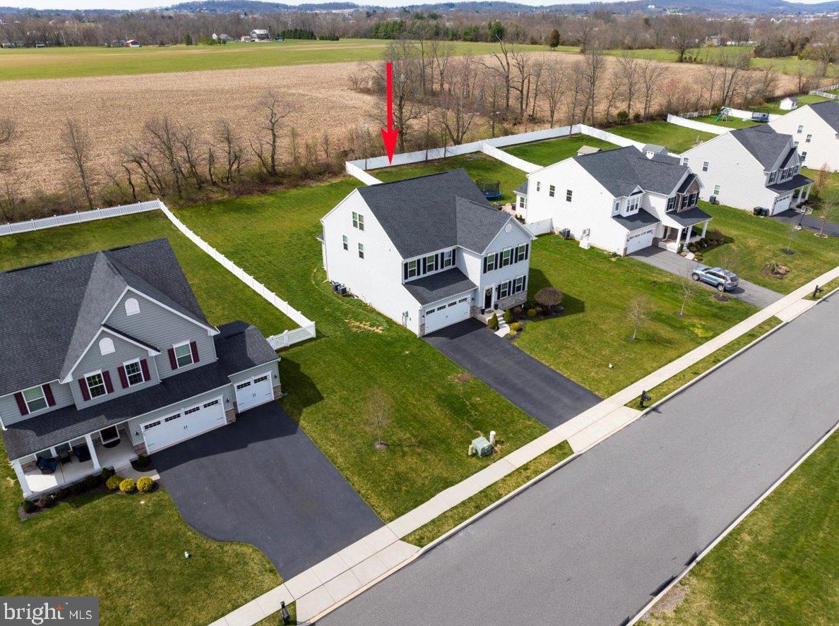 215 Detar Rd, Gilbertsville PA  19525-9447 exterior