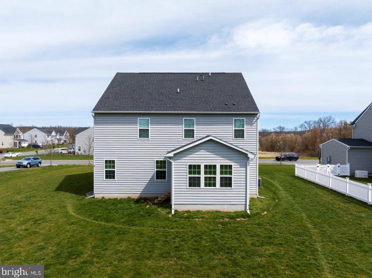 215 Detar Rd, Gilbertsville PA  19525-9447 exterior