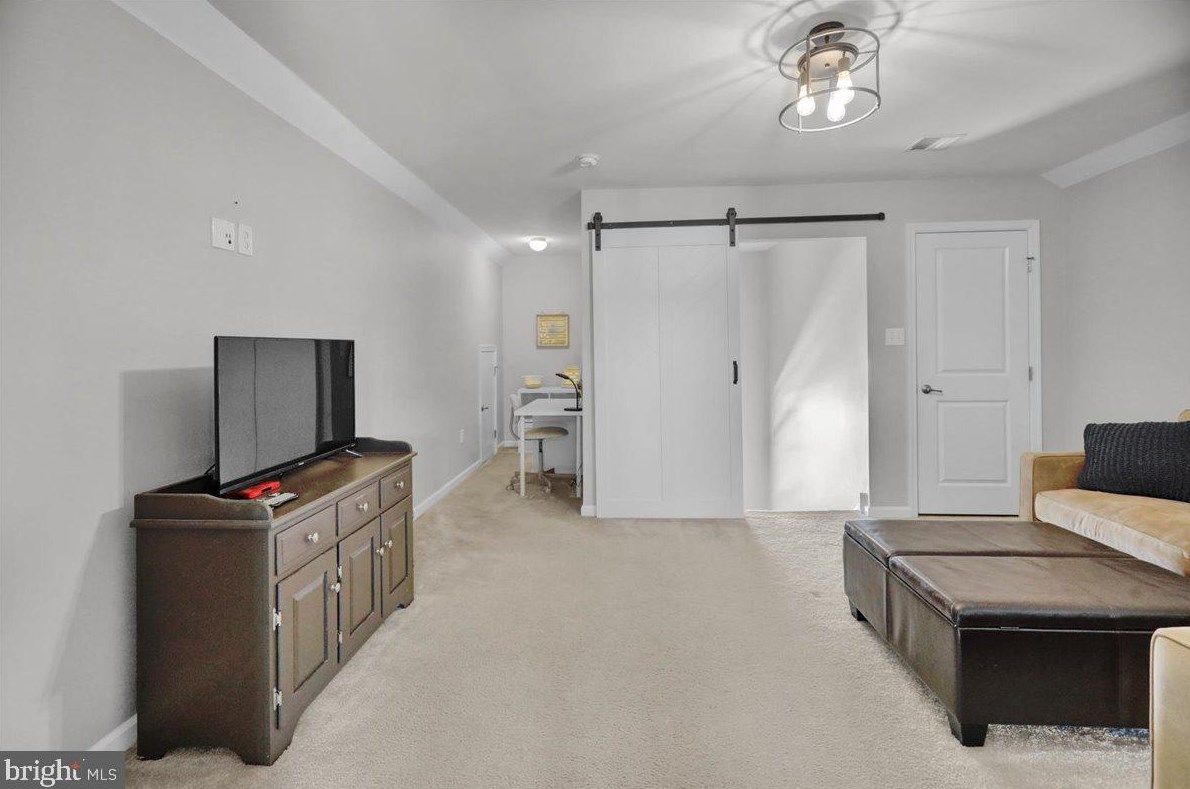 215 Detar Rd, Gilbertsville PA  19525-9447 exterior