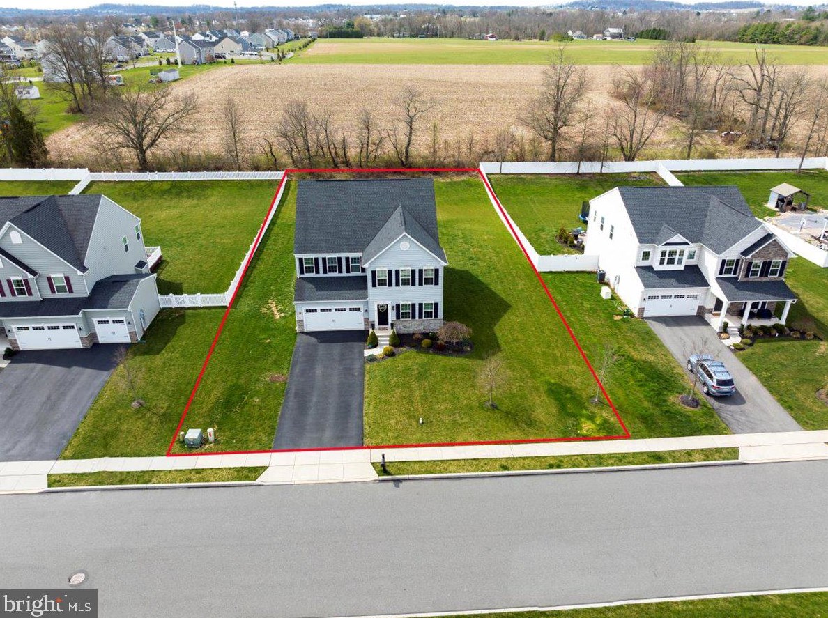 215 Detar Rd, Gilbertsville PA  19525-9447 exterior
