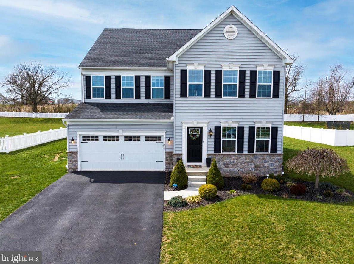 215 Detar Rd, Gilbertsville PA  19525-9447 exterior