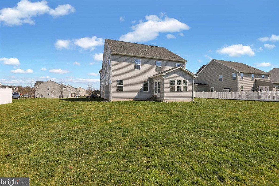 215 Detar Rd, Gilbertsville PA  19525-9447 exterior