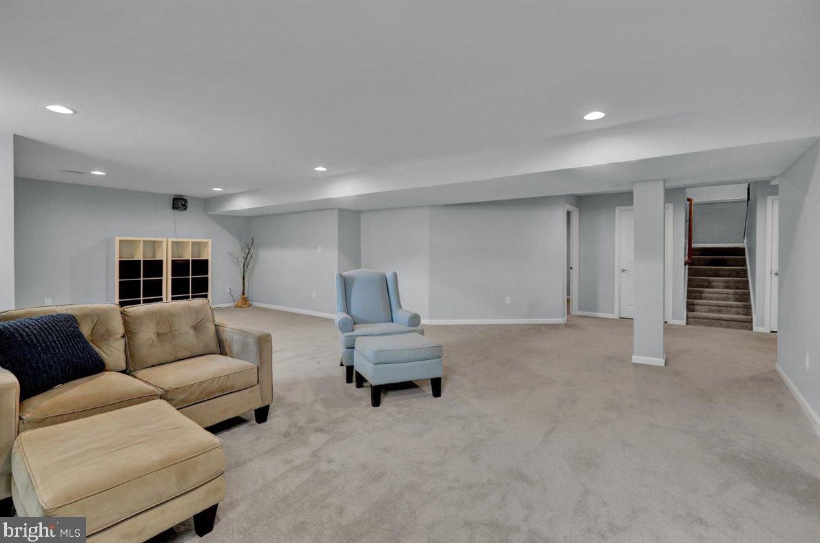 215 Detar Rd, Gilbertsville PA  19525-9447 exterior