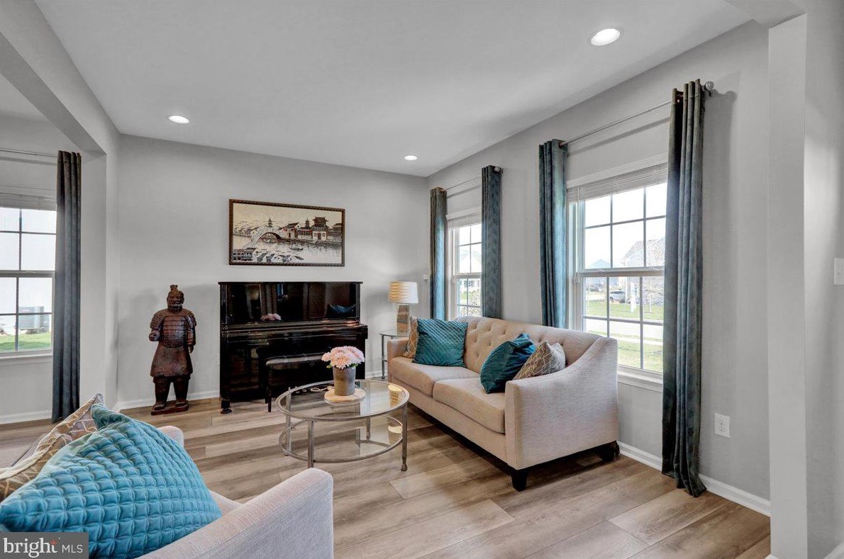 215 Detar Rd, Gilbertsville PA  19525-9447 exterior