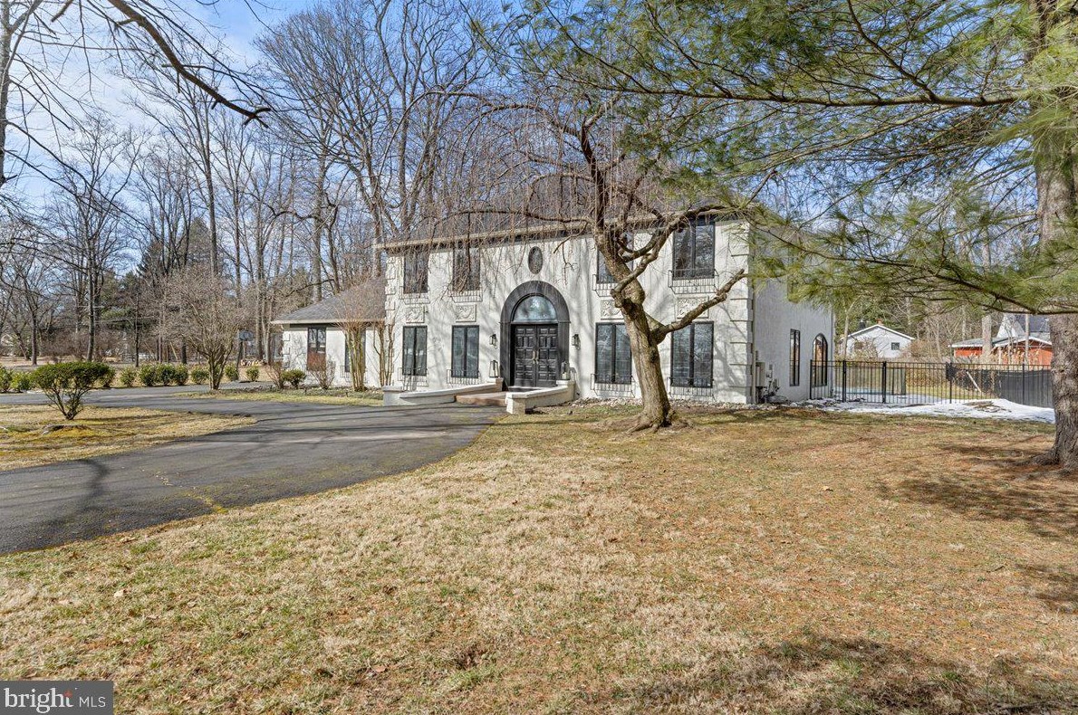 1555 Beechnut Cir, Prospectville, PA 19002-2833