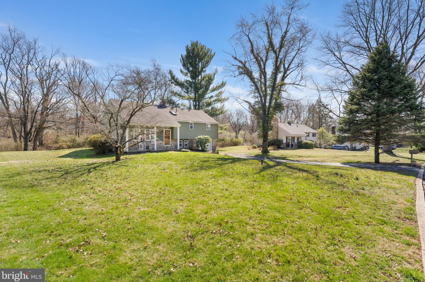 233 Lower Valley Rd, North Wales, PA 19454-2431