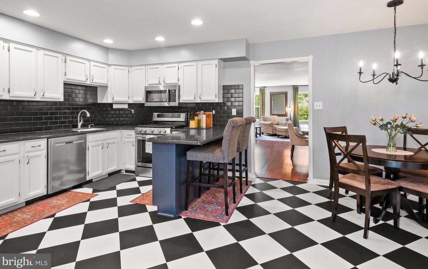 666 Coates Ln, Norristown PA  19406-2560 exterior