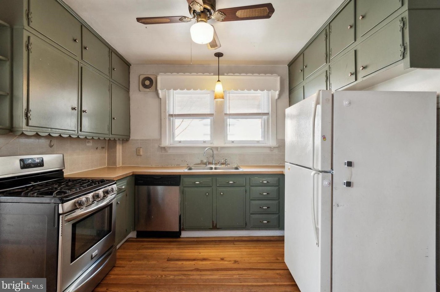 1705 Powell St, Norristown, PA 19401-3023