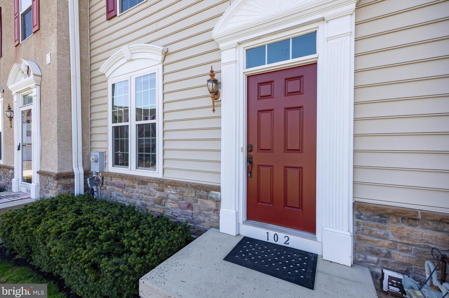 102 Raven Ct, Gilbertsville, PA 19525