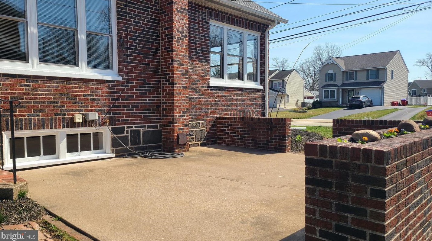 121 Harleysville Pike, Souderton PA  18964-2059 exterior
